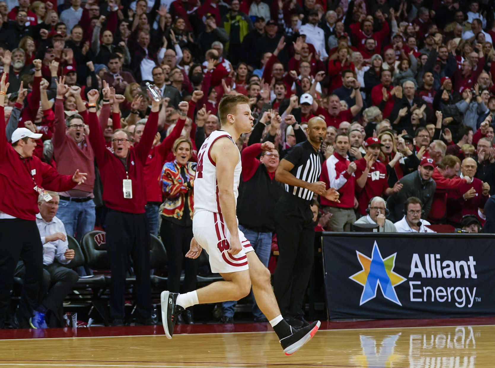 Brad Davison - UW vs. Maryland